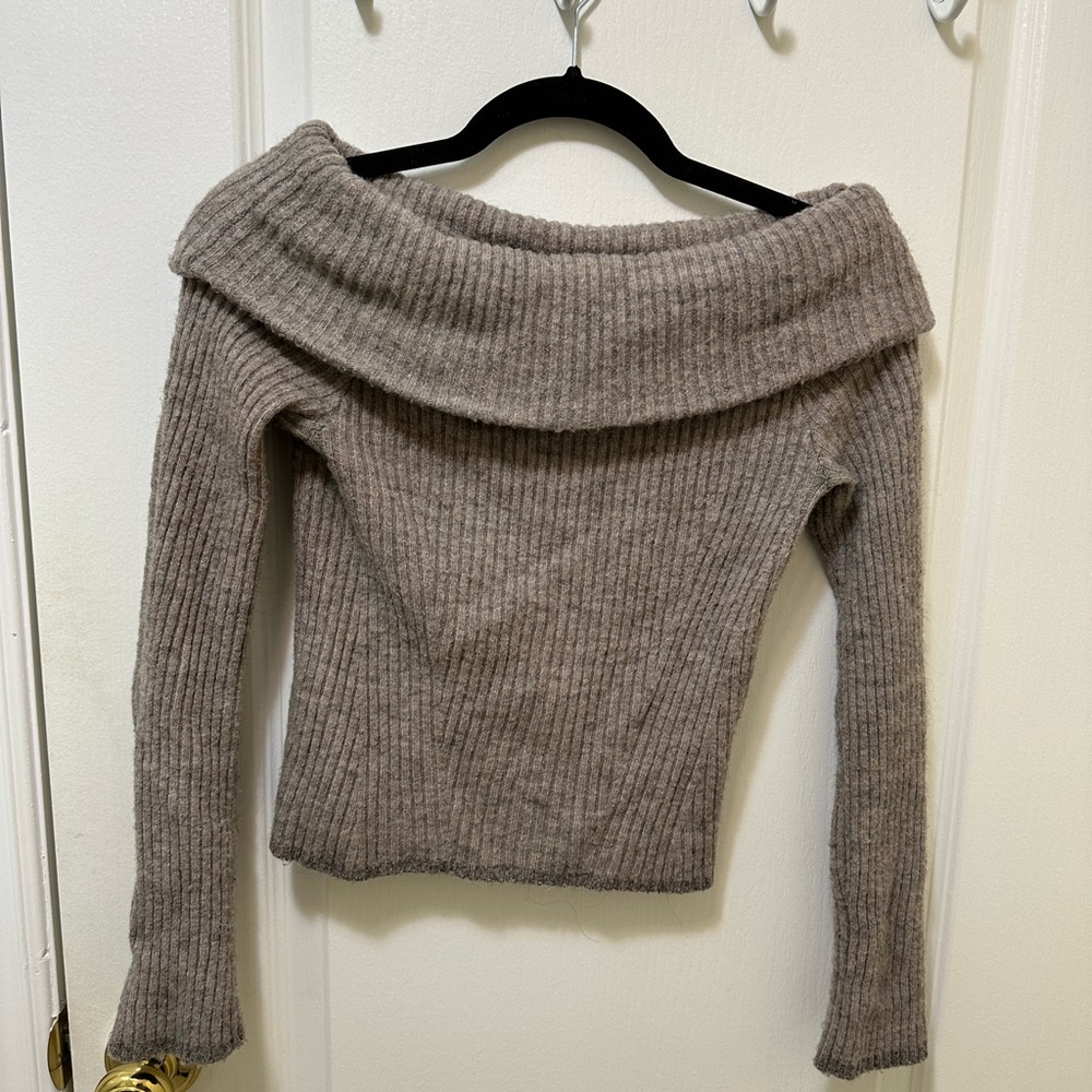 Women's Off-Shoulder Ribbed Sweater - Picture 2 of 2